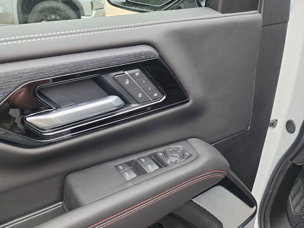 New 2026 GMC Yukon AT4 Ultimate AWD/4WD image 13