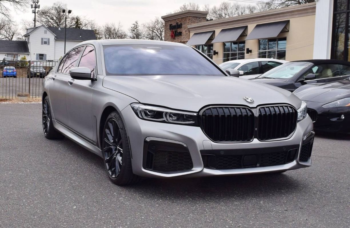 Used 2022 BMW M760i xDrive w/ Luxury Rear Seating Package image 21
