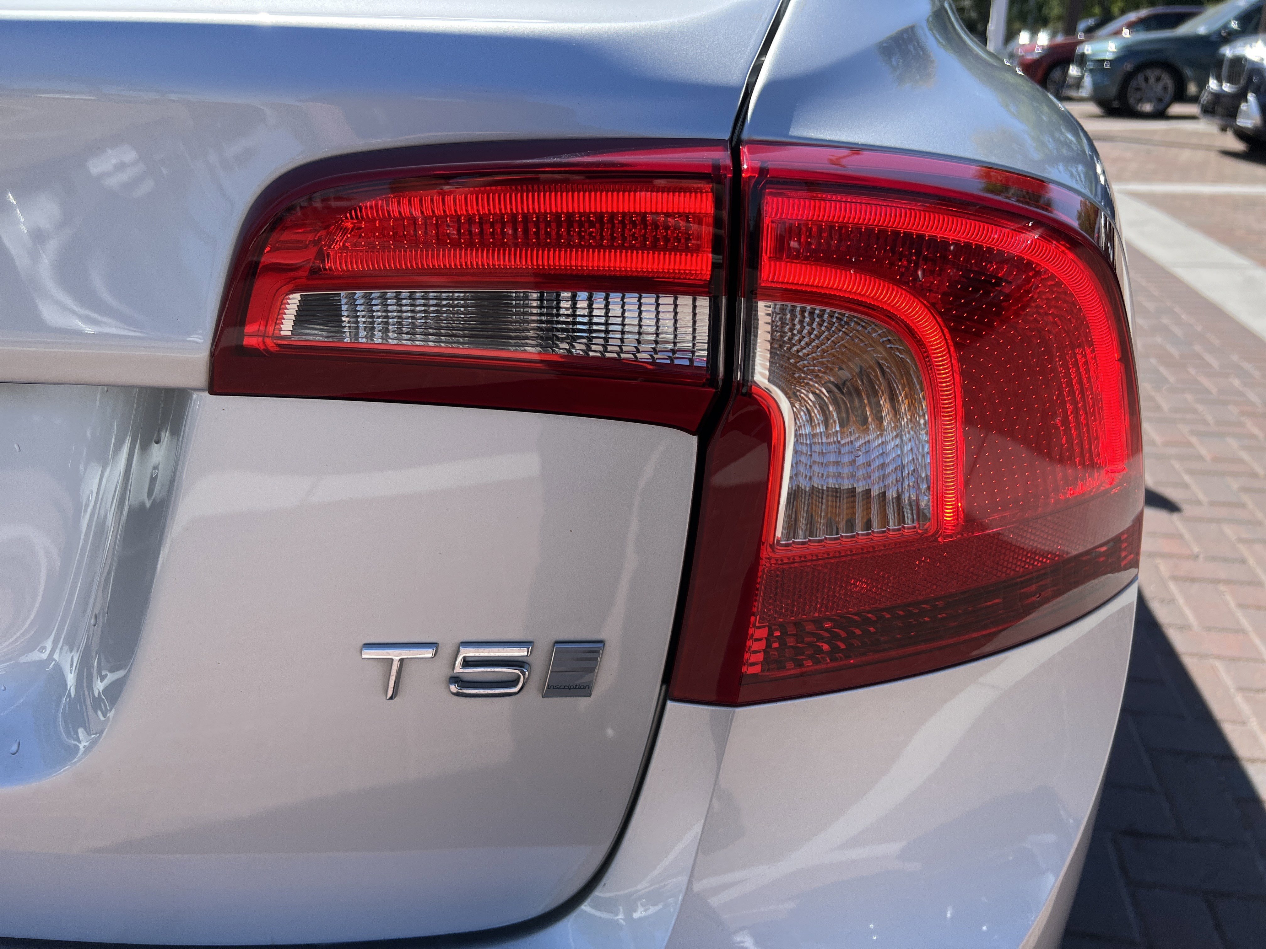 Used 2018 Volvo S60 T5 Inscription image 43