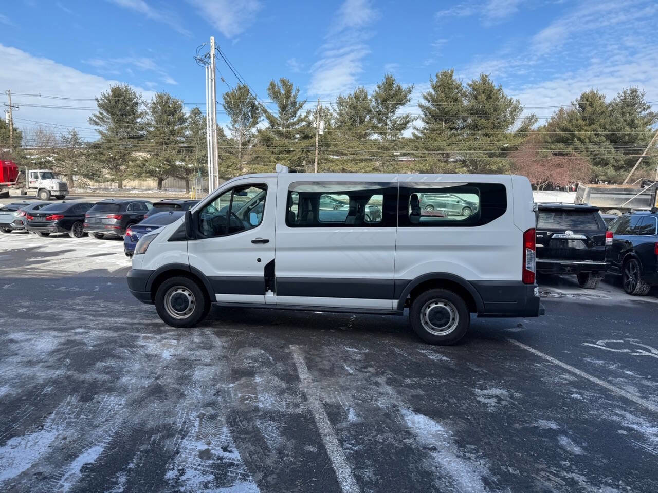 Used 2015 Ford Transit 150 XL image 10