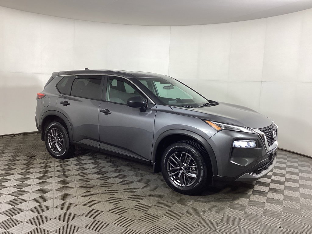 Used 2022 Nissan Rogue S image 1