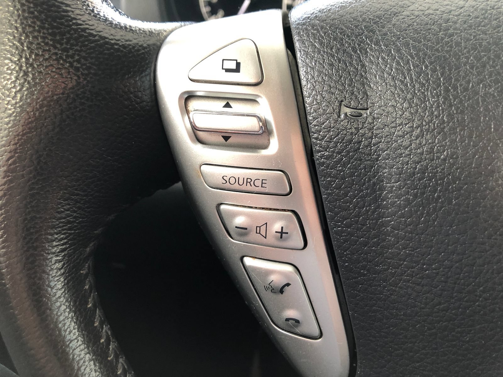 Used 2017 Nissan Versa Note SV FWD image 28