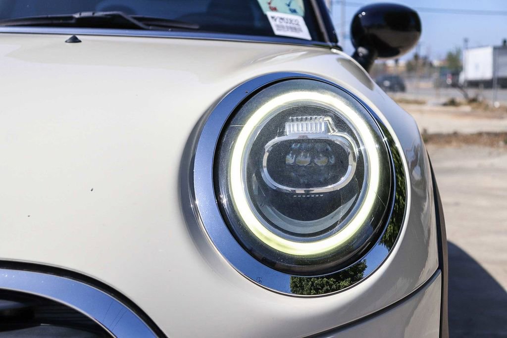 Used 2020 MINI Cooper 2-Door Hardtop FWD image 10