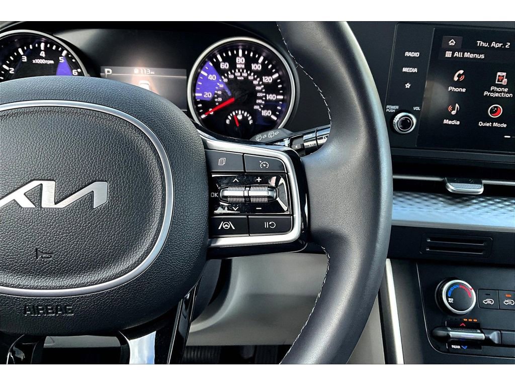 Used 2024 Kia Carnival LX image 19