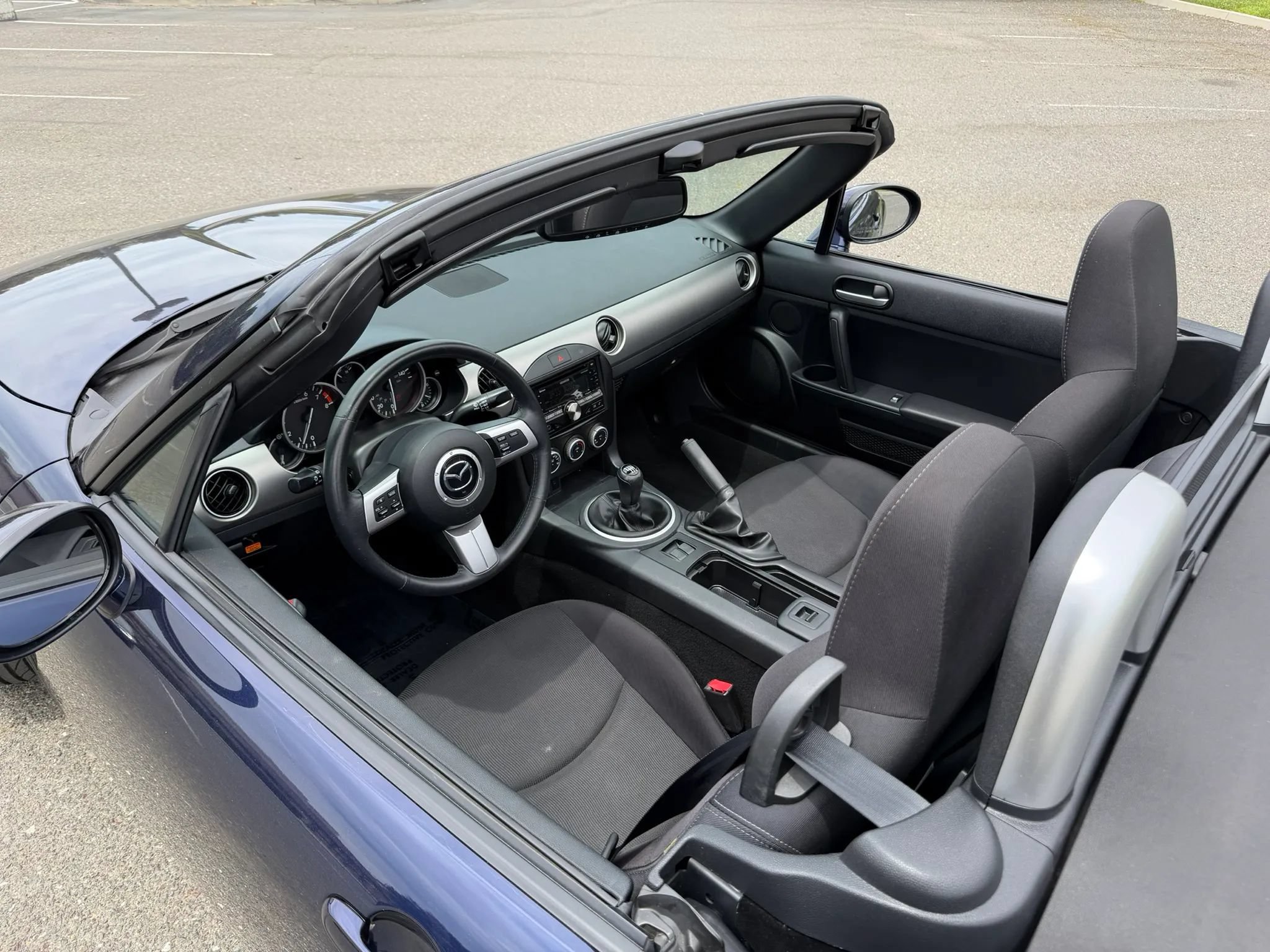 Used 2009 MAZDA MX-5 Miata Touring w/ Suspension Pkg RWD image 7
