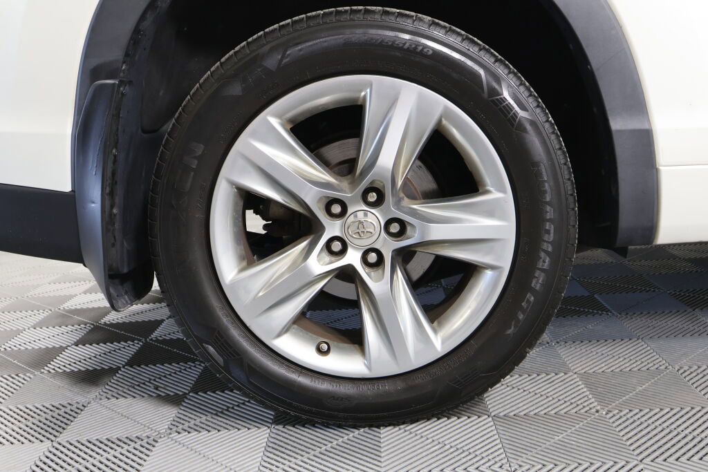Used 2015 Toyota Highlander Limited image 7