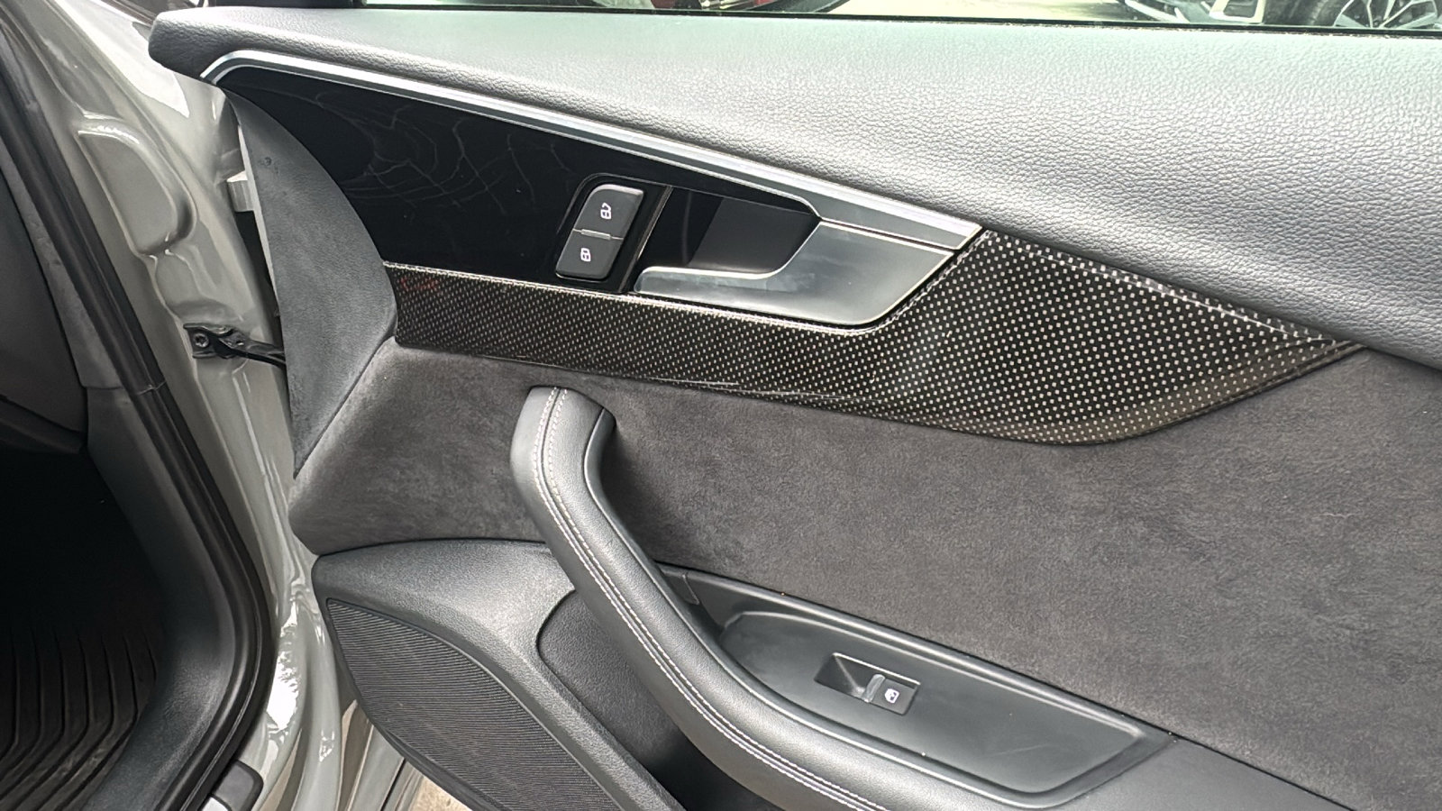 Used 2022 Audi S4 Premium Plus w/ Premium Plus Package image 31