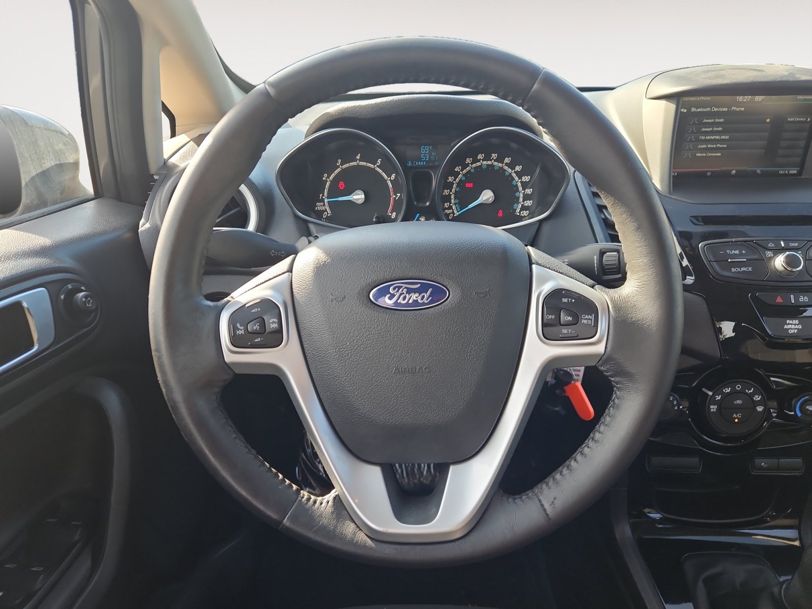 Used 2015 Ford Fiesta SE FWD image 11