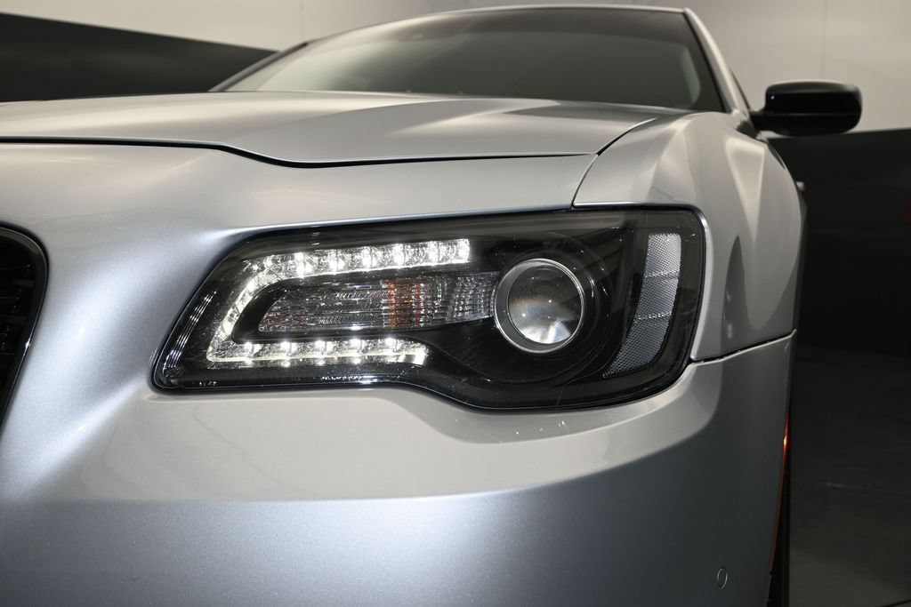 Used 2023 Chrysler 300 Touring w/ Safetytec Plus Group RWD image 9
