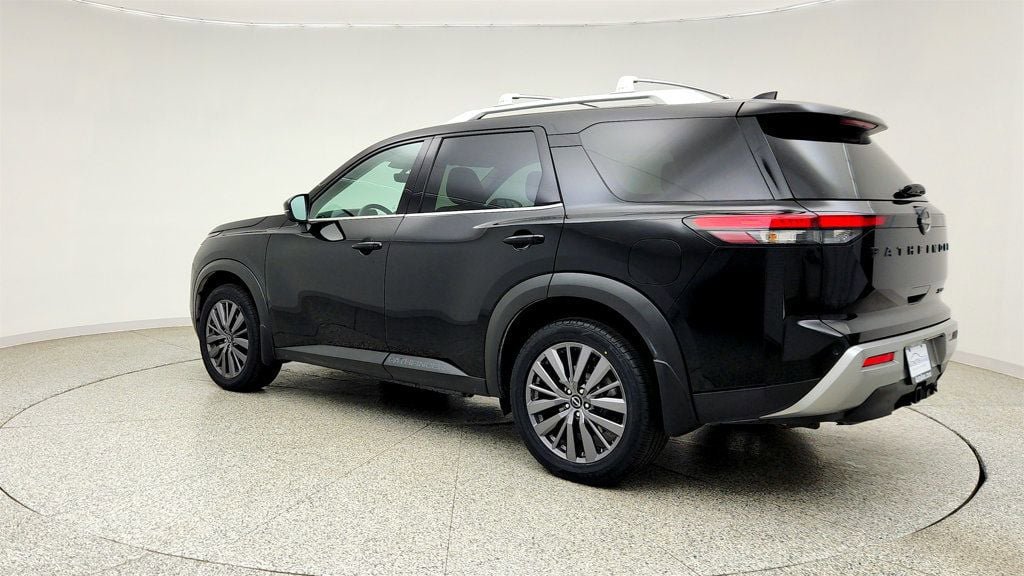 Used 2023 Nissan Pathfinder SL w/ SL Premium Package AWD/4WD image 7