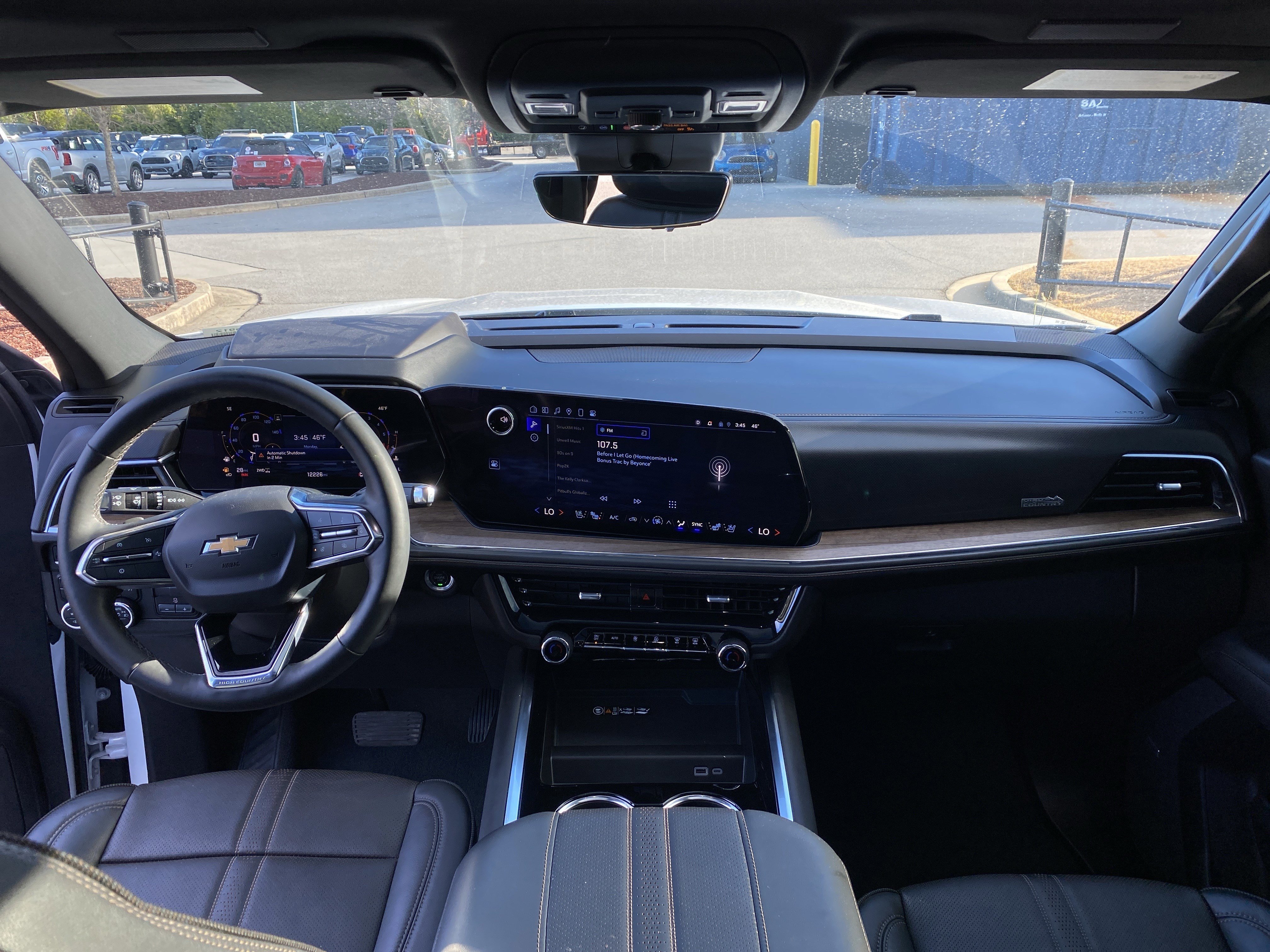 Used 2025 Chevrolet Suburban High Country image 31