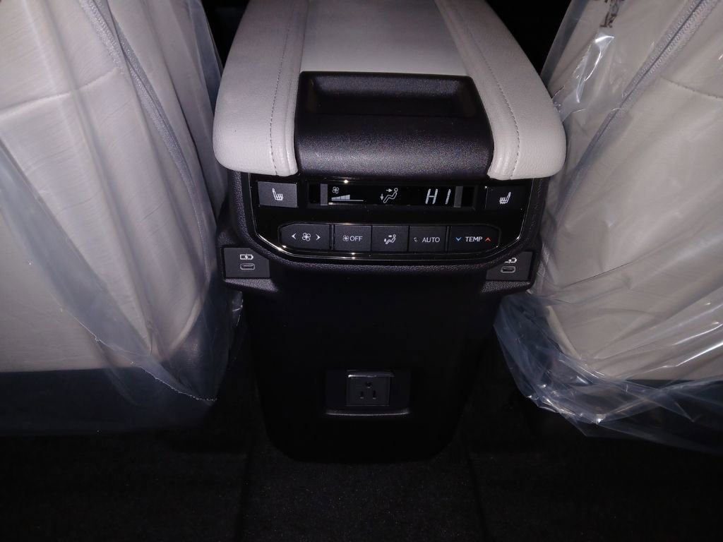 New 2026 Toyota Grand Highlander Limited image 10
