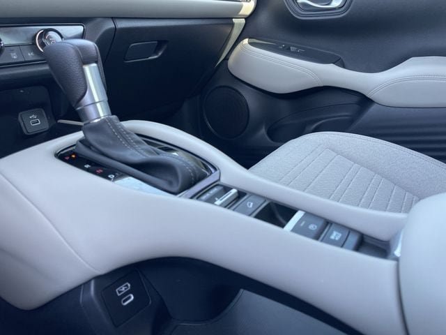 Used 2025 Honda HR-V LX image 19
