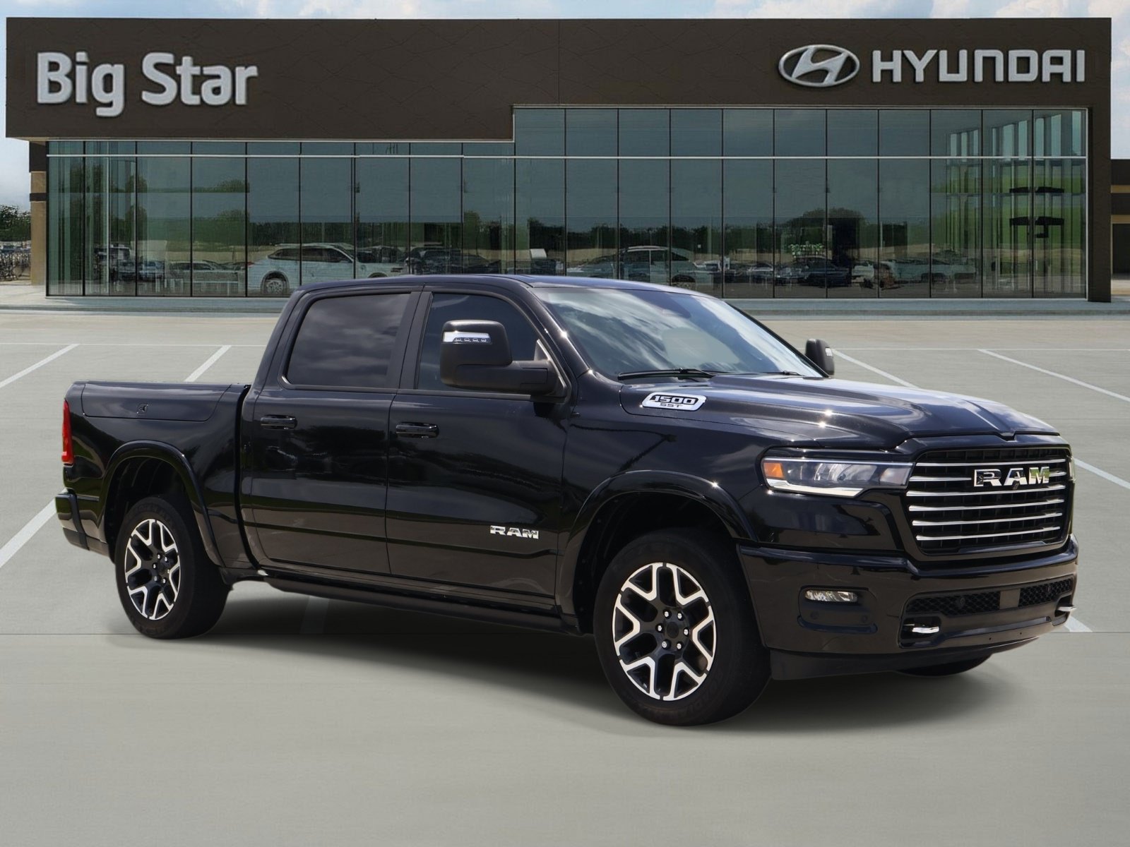Used 2025 RAM 1500 Laramie w/ Laramie Southwest Edition AWD/4WD image 6