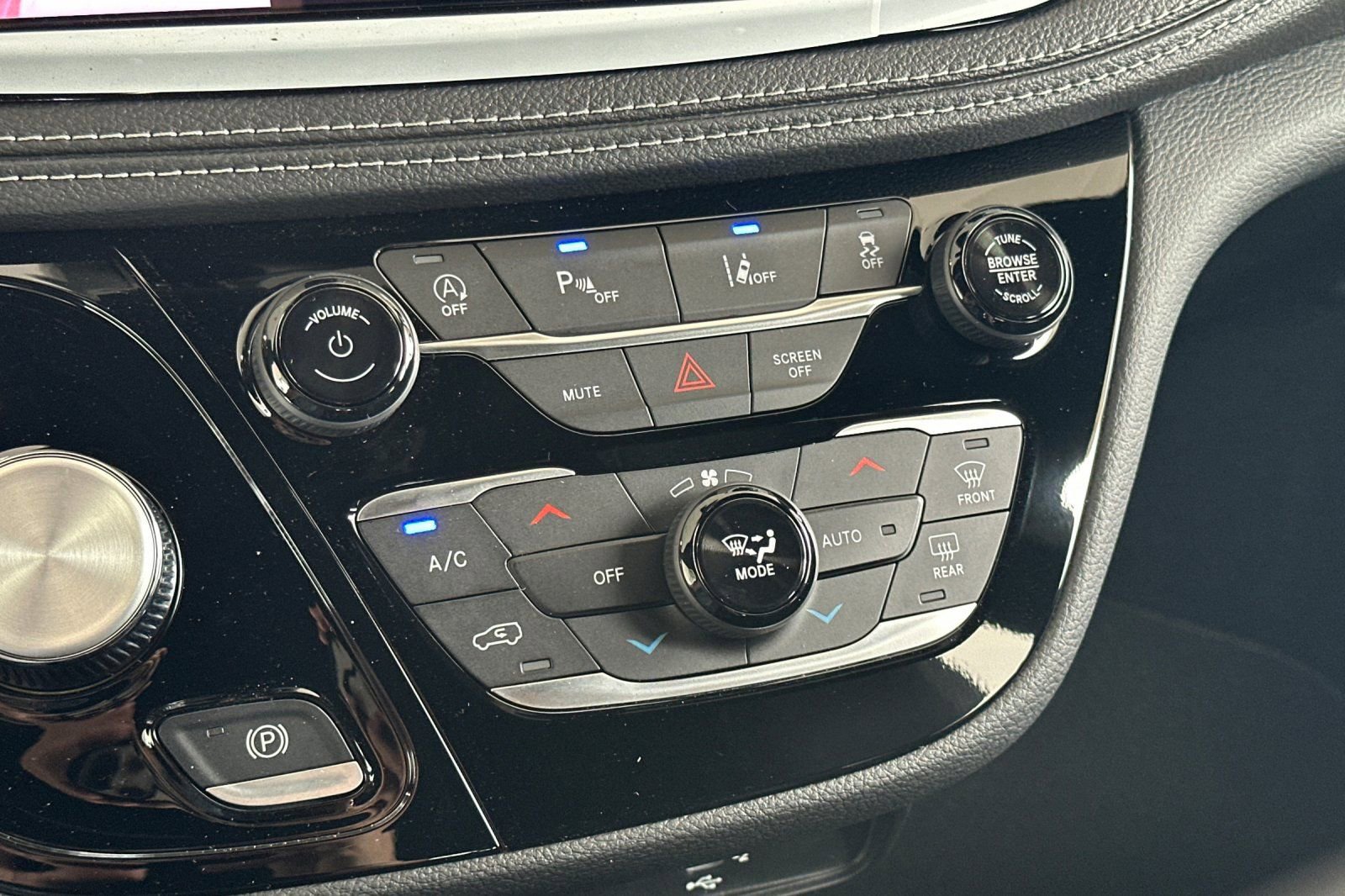 New 2026 Chrysler Pacifica Select image 22