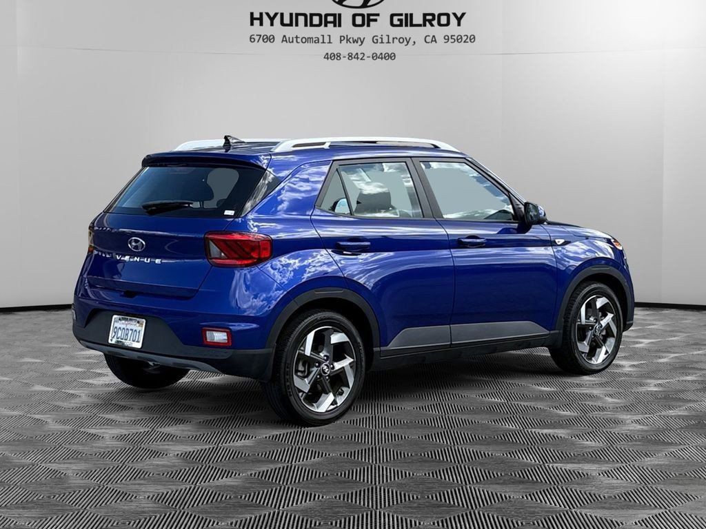 Used 2022 Hyundai Venue SEL image 5