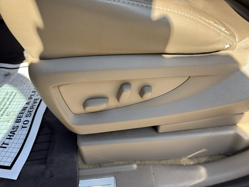 Used 2018 Chevrolet Tahoe Premier AWD/4WD image 11