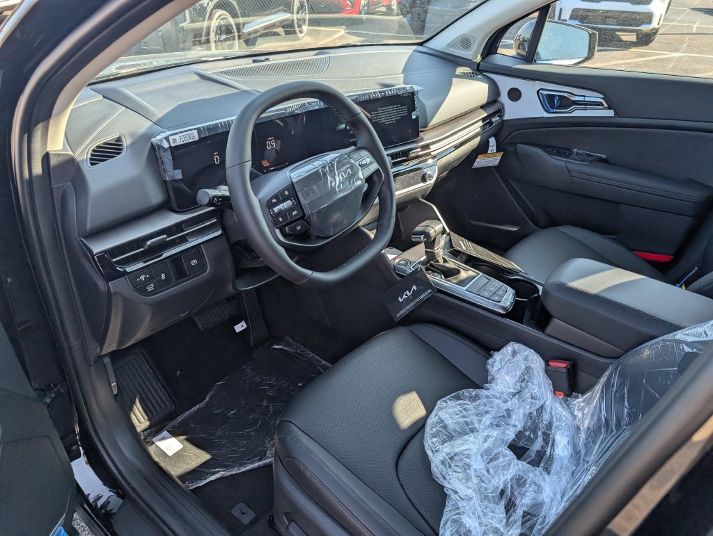 New 2026 Kia Sportage EX FWD image 12