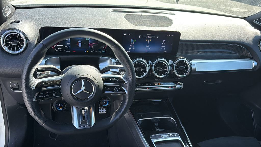 Certified 2025 Mercedes-Benz GLB 35 AMG 4MATIC image 24
