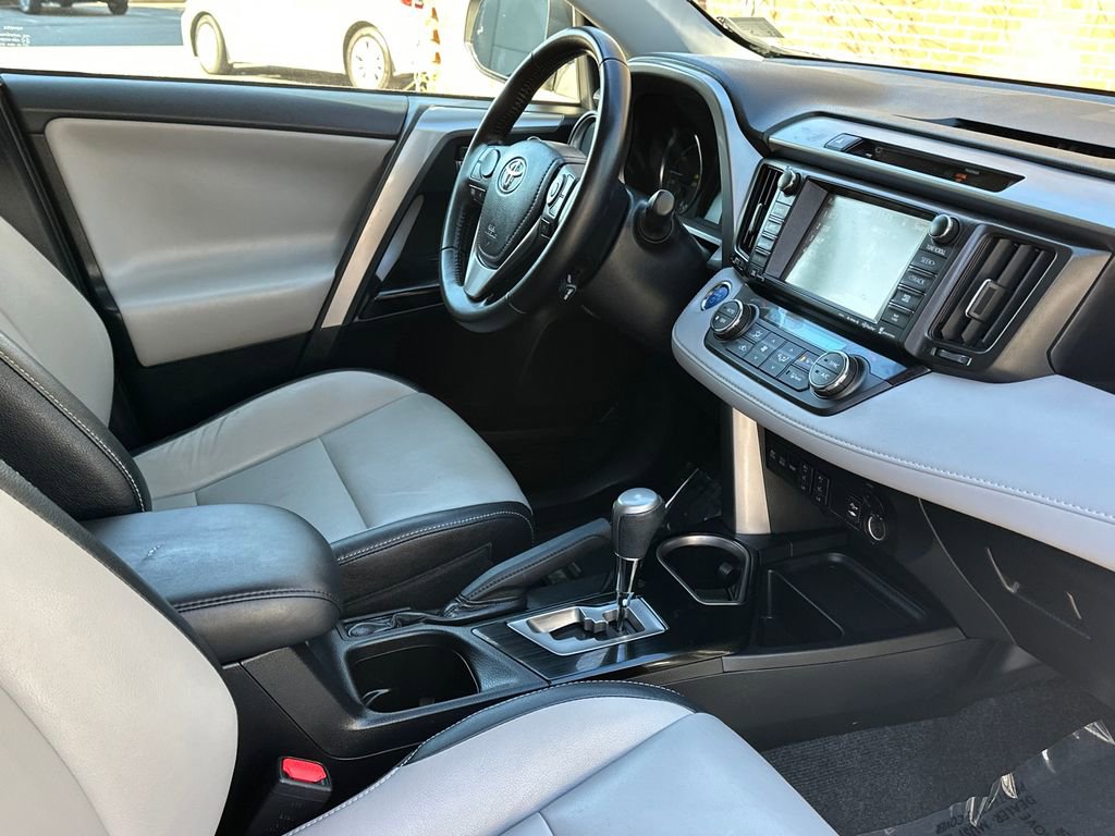 Used 2016 Toyota RAV4 Limited w/ Advanced Technology Package image 13