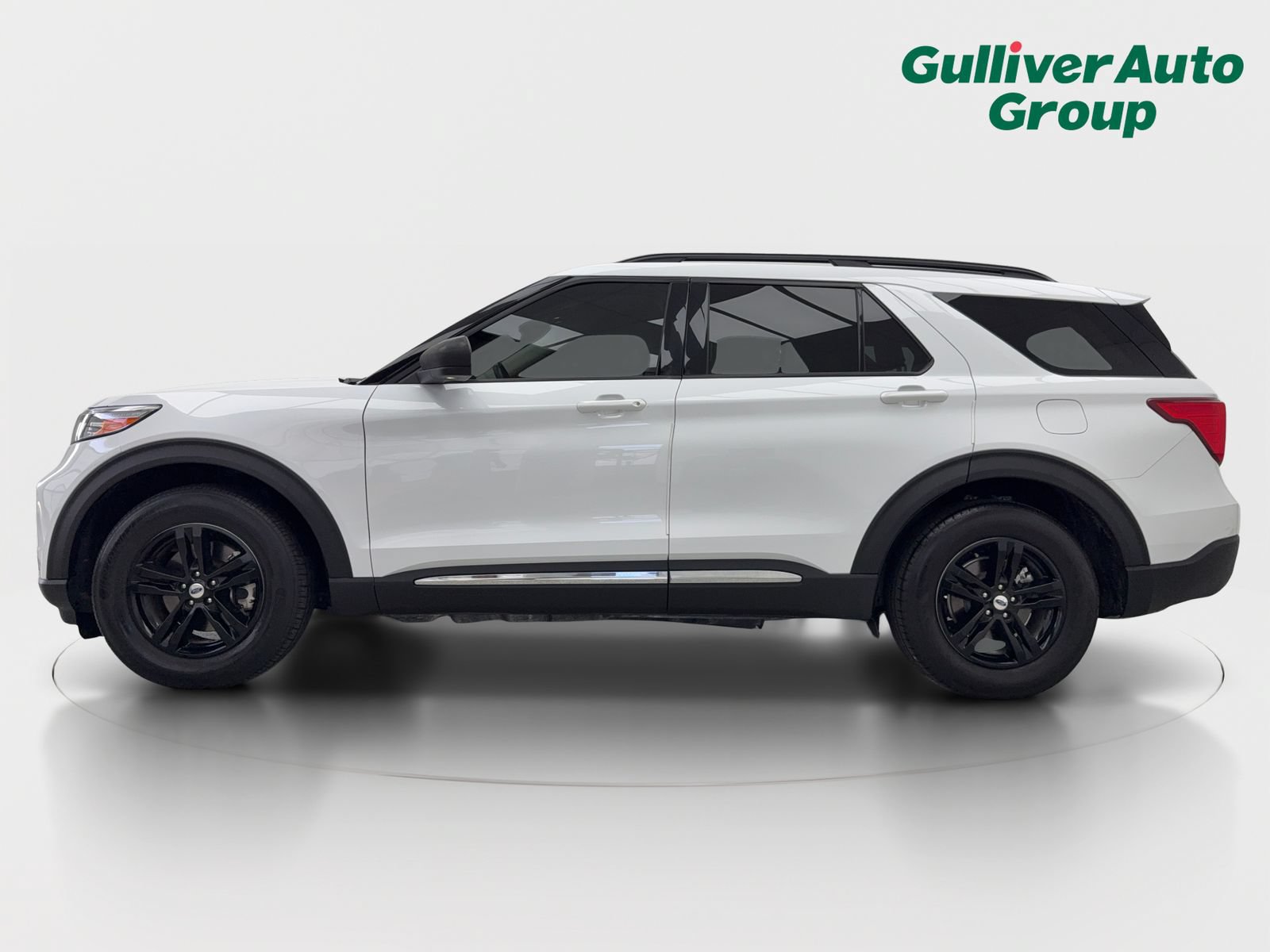 Used 2022 Ford Explorer XLT w/ Equipment Group 202A RWD image 3