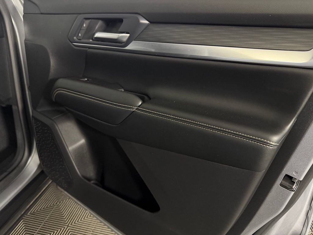 Used 2025 GMC Terrain Elevation AWD/4WD image 32