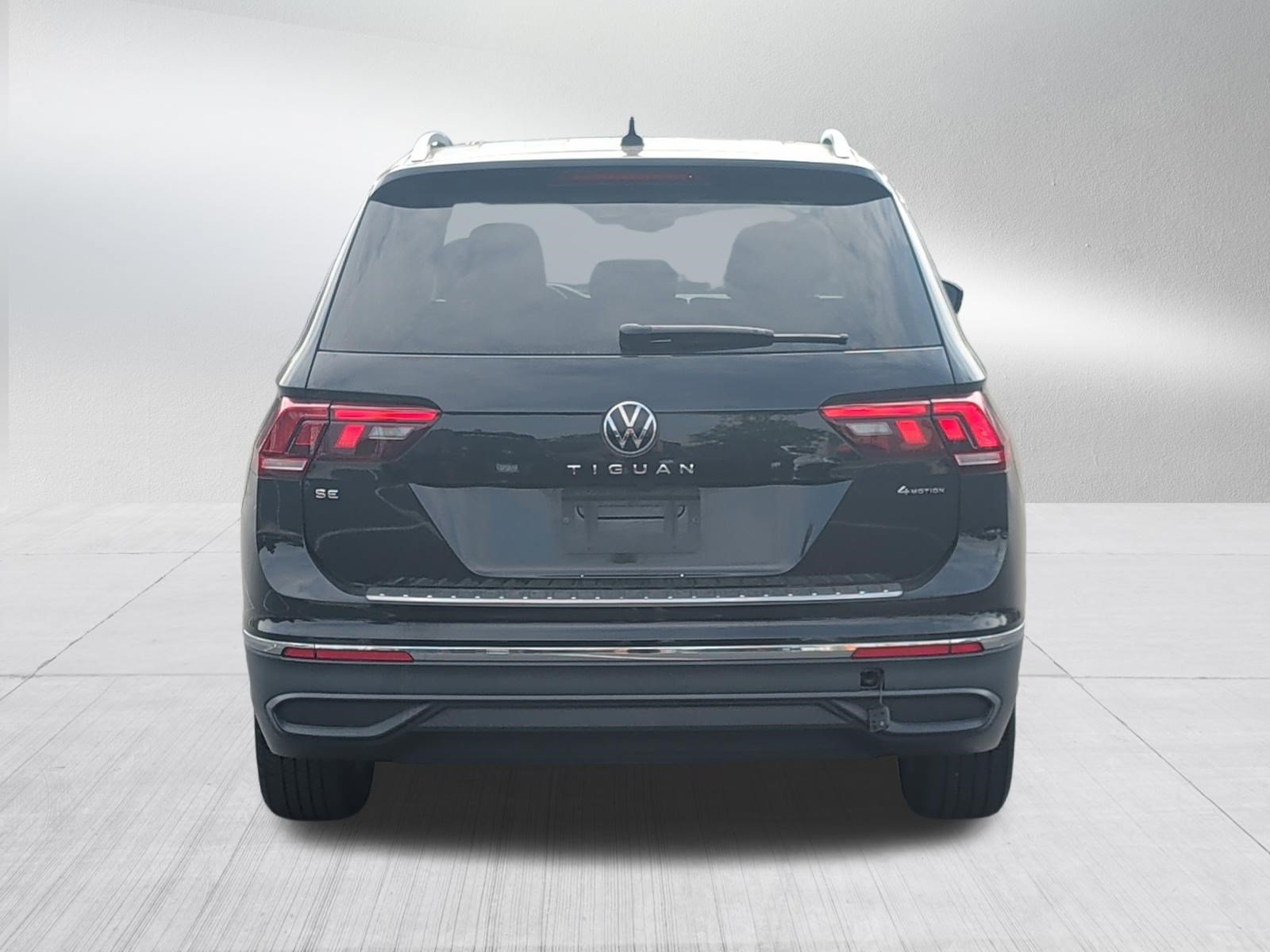 Used 2022 Volkswagen Tiguan SE w/ Panoramic Sunroof Package AWD/4WD image 6