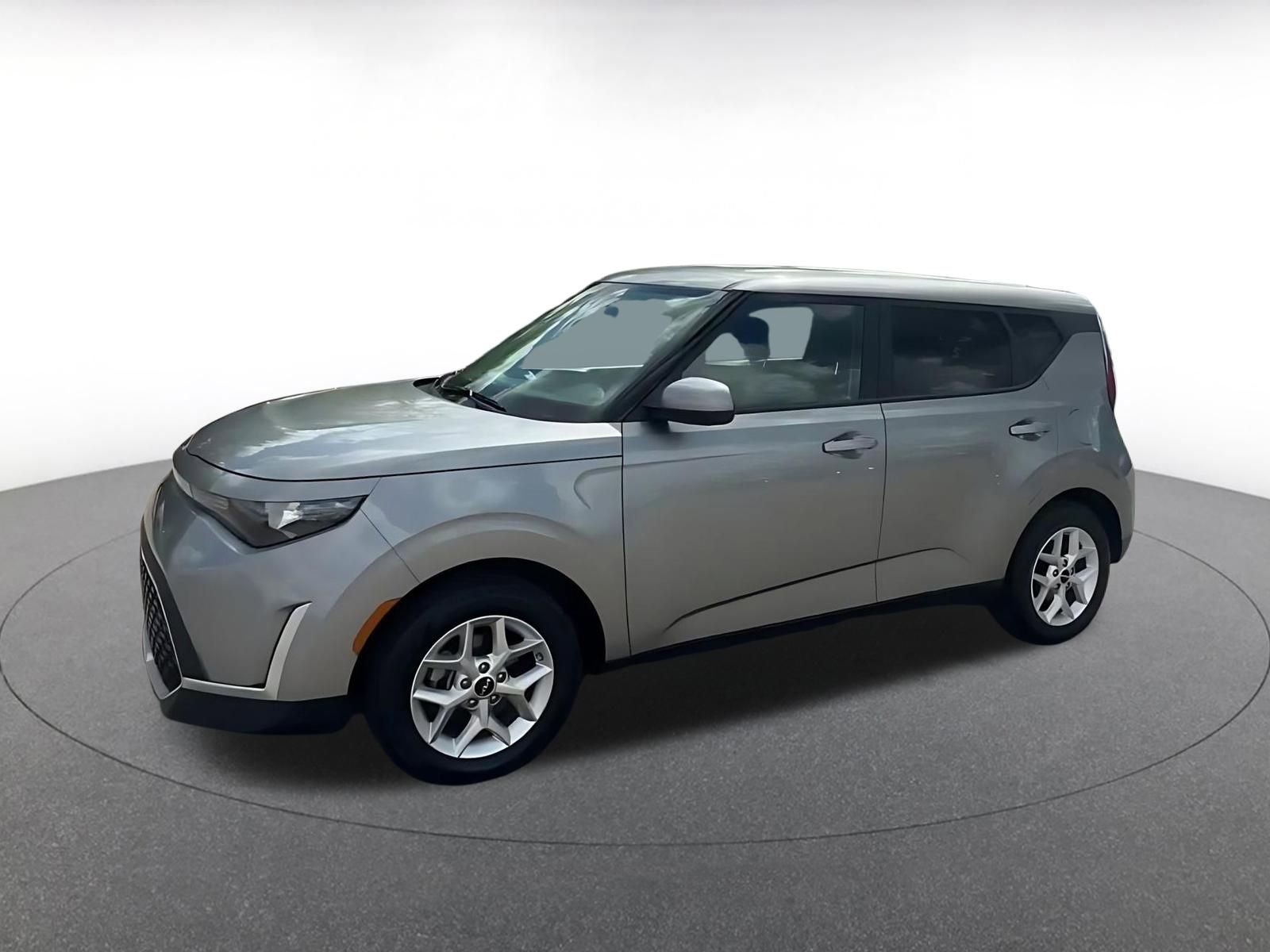 Used 2025 Kia Soul LX w/ LX Technology Package image 8