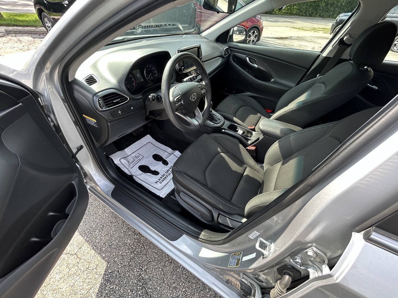Used 2020 Hyundai Elantra GT FWD image 8