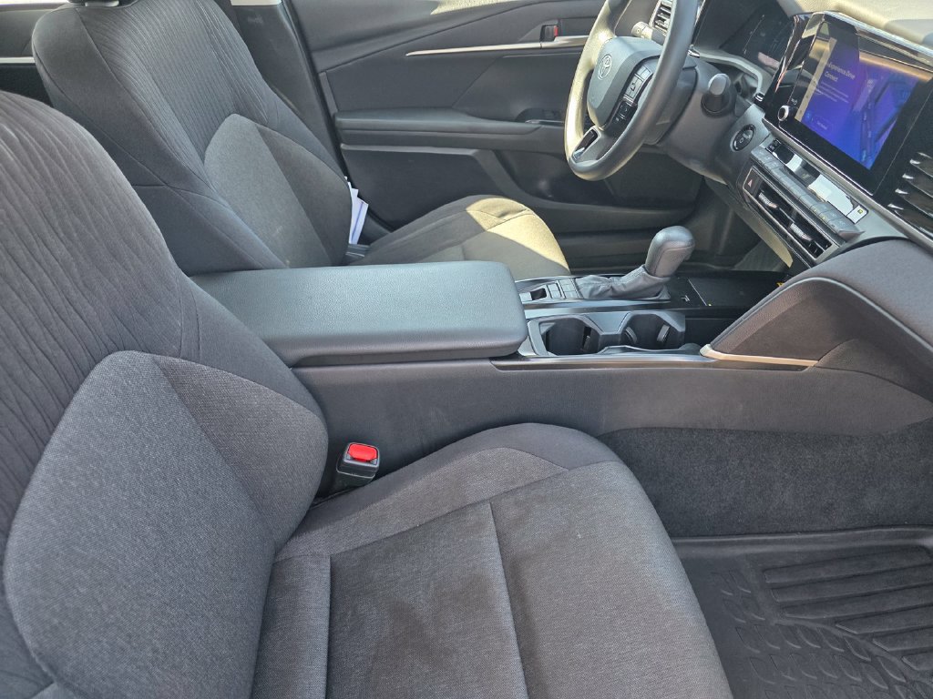 Used 2025 Toyota Camry LE FWD image 21