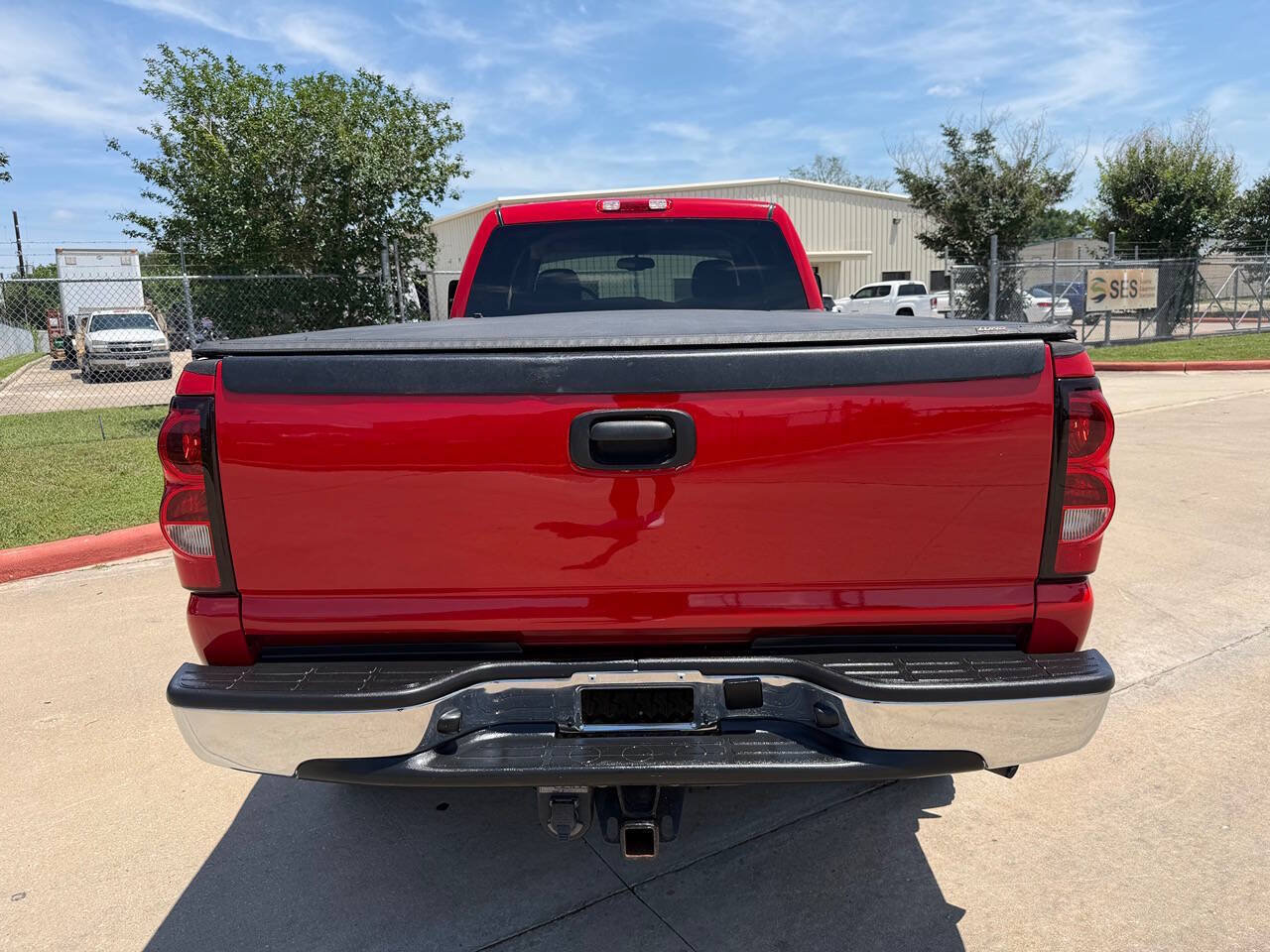 Used 2006 Chevrolet Silverado 2500 LT w/ Heavy-Duty Power Package AWD/4WD image 61