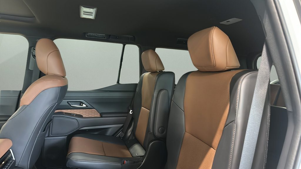 New 2026 Lexus GX 550 AWD/4WD image 18