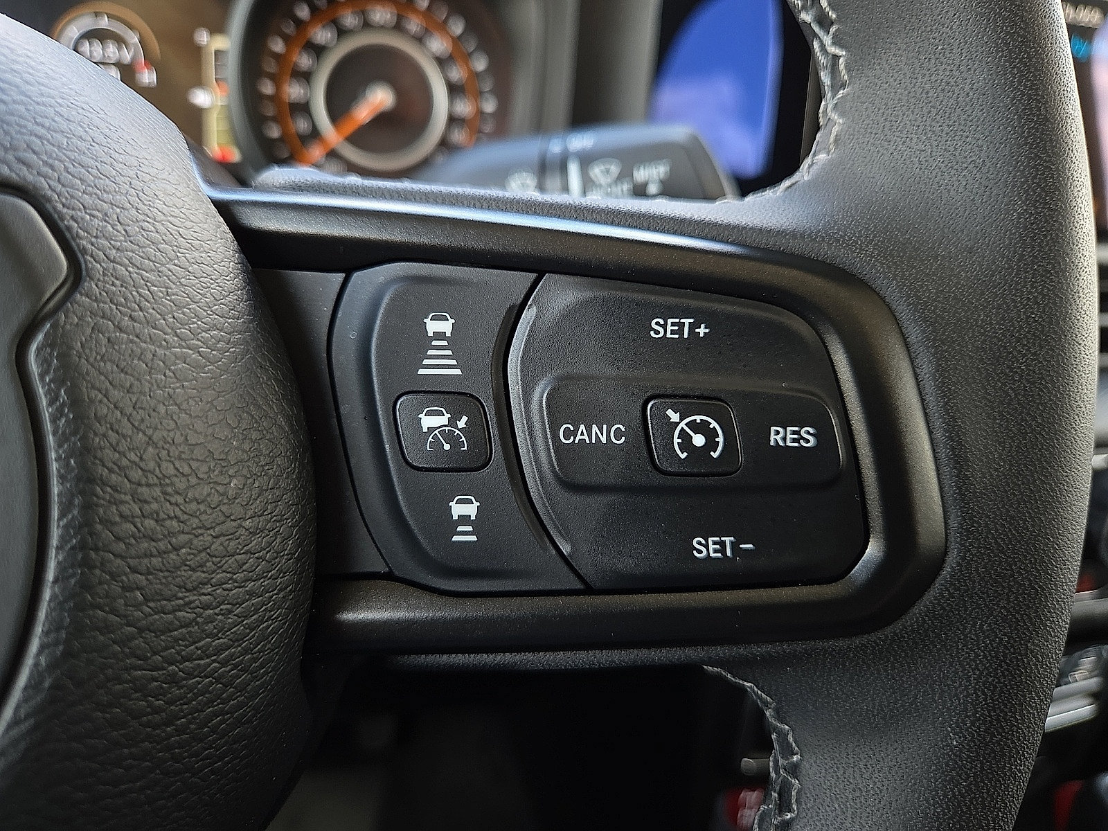 Used 2025 Jeep Gladiator Sport AWD/4WD image 19