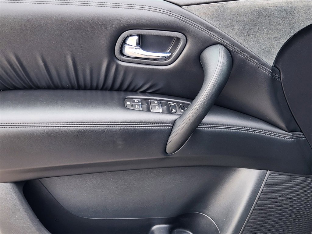 Used 2022 Nissan Armada SV w/ Cargo Package image 17