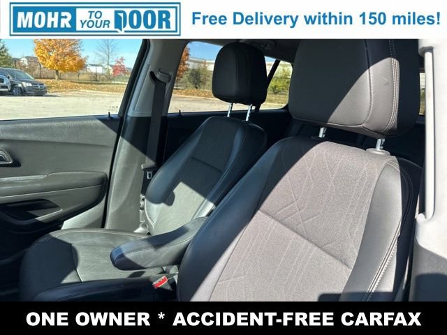 Used 2022 Chevrolet Trax LT w/ LT Convenience Package image 12