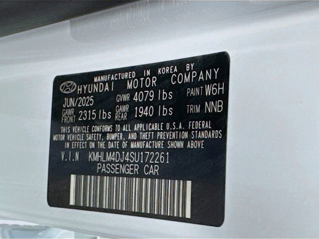 New 2025 Hyundai Elantra SEL FWD image 21