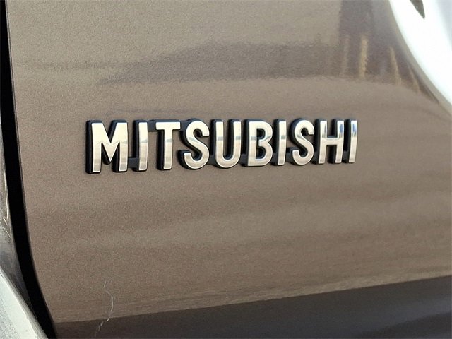 Used 2017 Mitsubishi Outlander SEL image 29