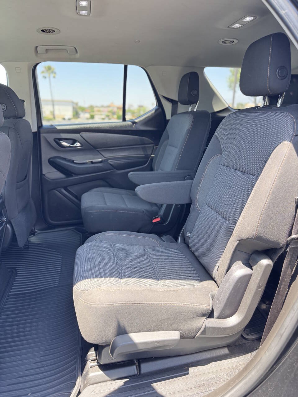 Used 2018 Chevrolet Traverse LT FWD image 14