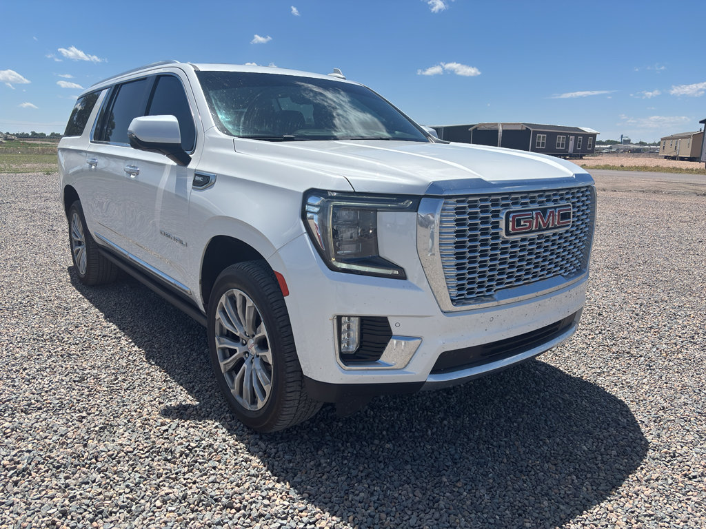 Used 2021 GMC Yukon XL Denali w/ Denali Ultimate Package AWD/4WD image 2