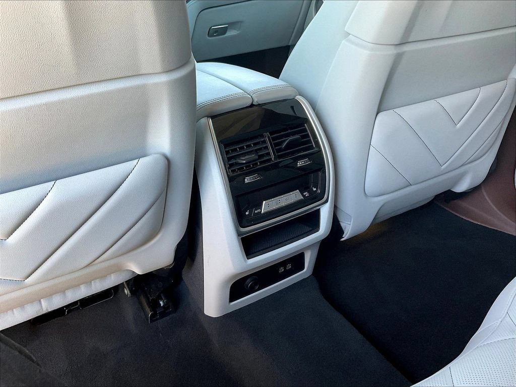 Used 2023 BMW XM AWD/4WD image 10