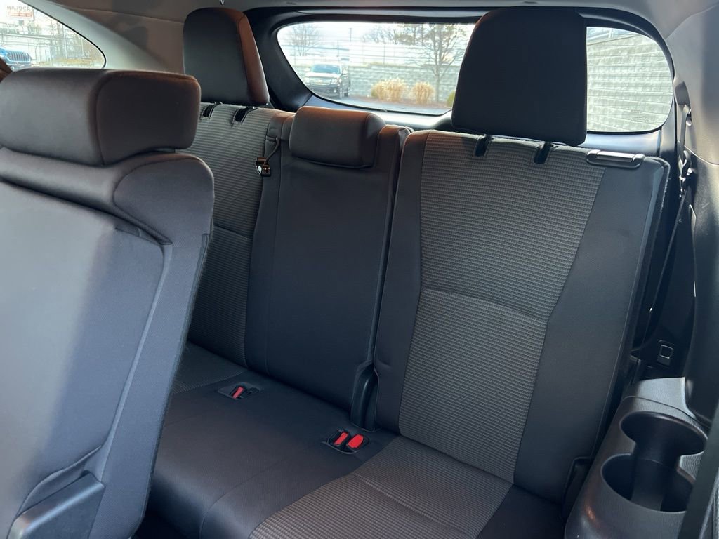 Used 2023 Toyota Highlander LE image 26