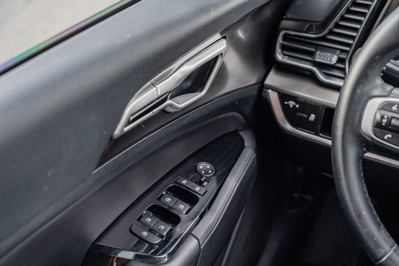 Used 2024 Kia Sportage EX image 25