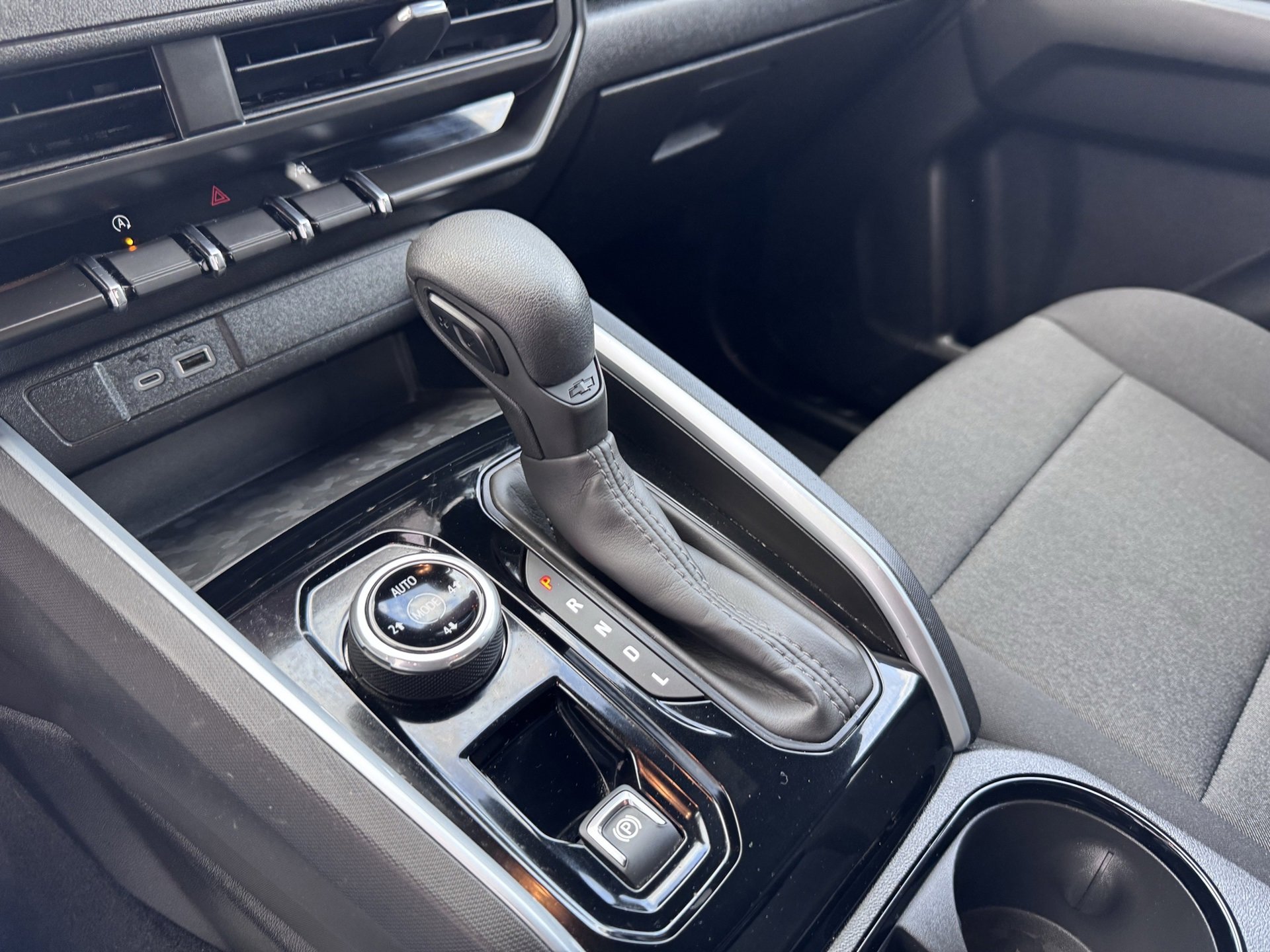 Used 2024 Chevrolet Colorado Trail Boss w/ Advanced Trailering Package image 27