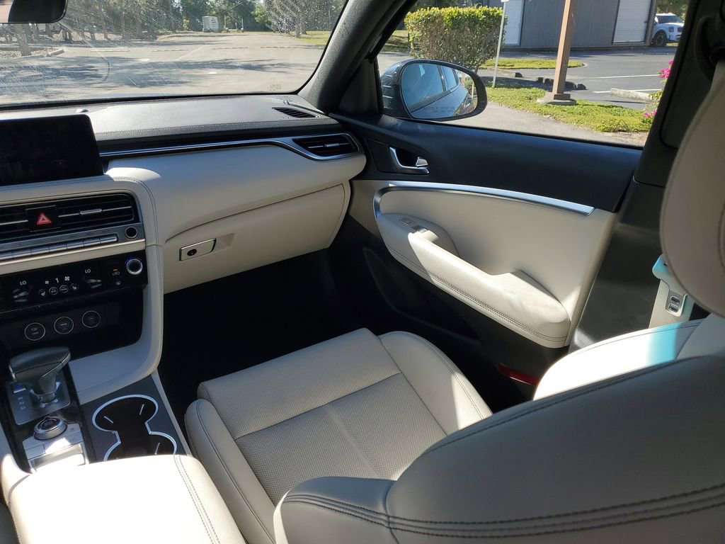 Certified 2025 Genesis G70 2.5T image 23