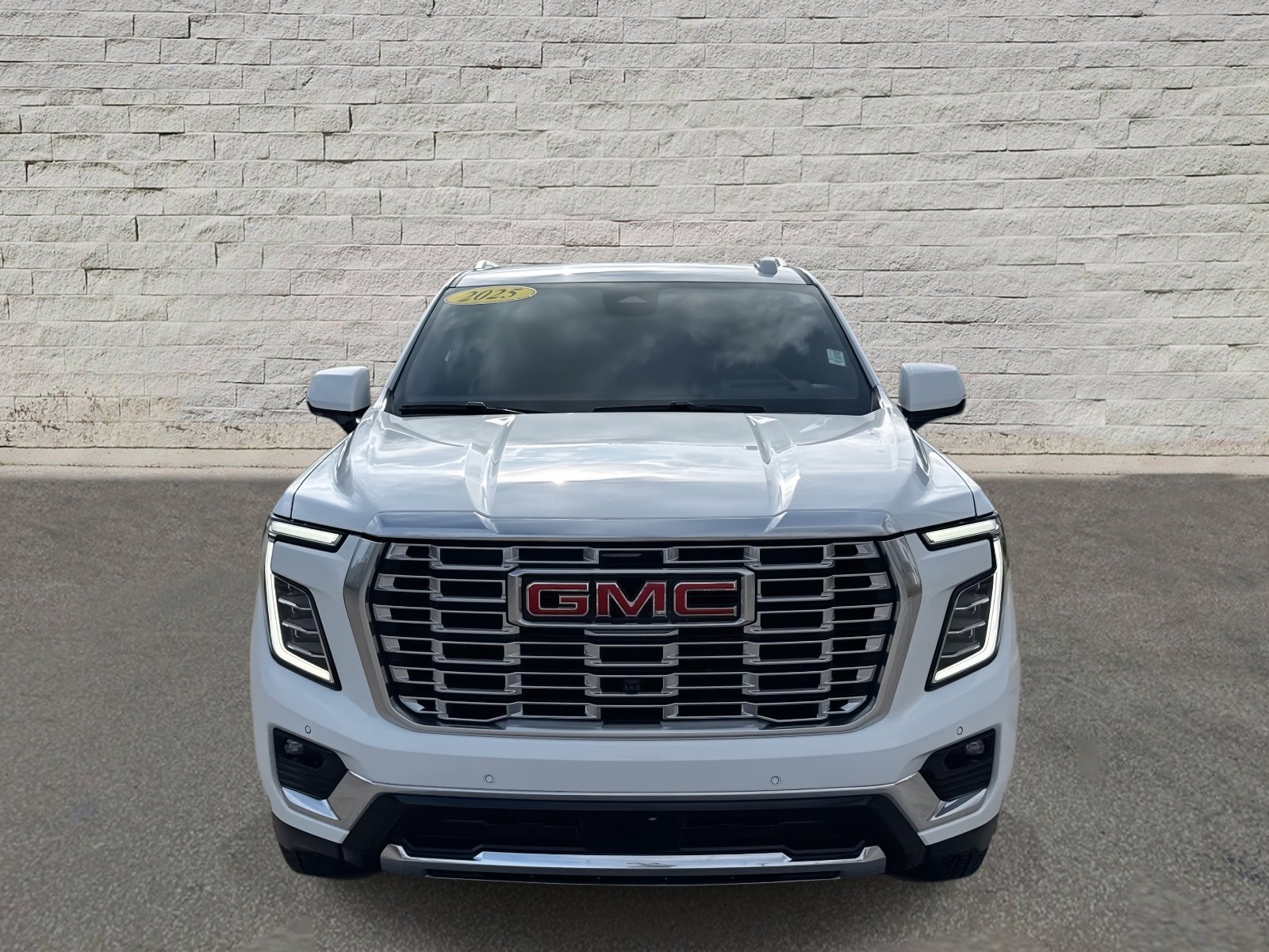 Used 2025 GMC Yukon Denali image 2