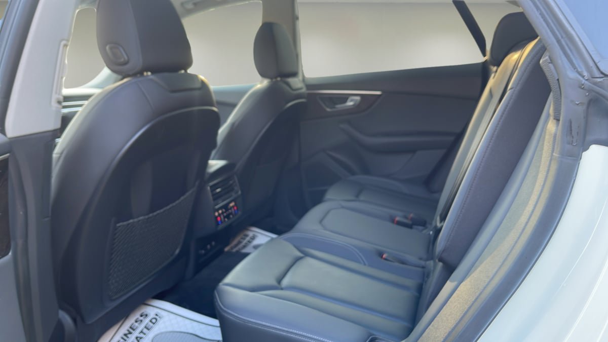 Used 2019 Audi Q8 Premium Plus w/ Premium Plus AWD/4WD image 18