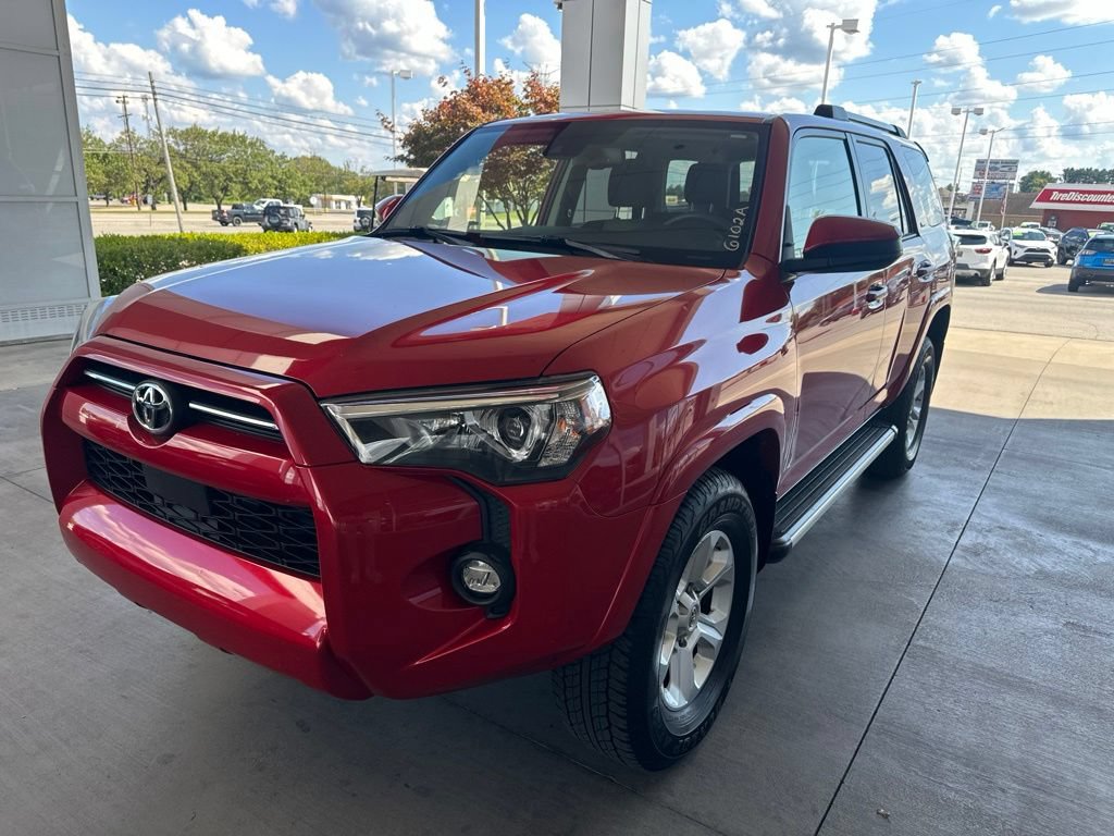 Used 2021 Toyota 4Runner SR5 AWD/4WD image 3