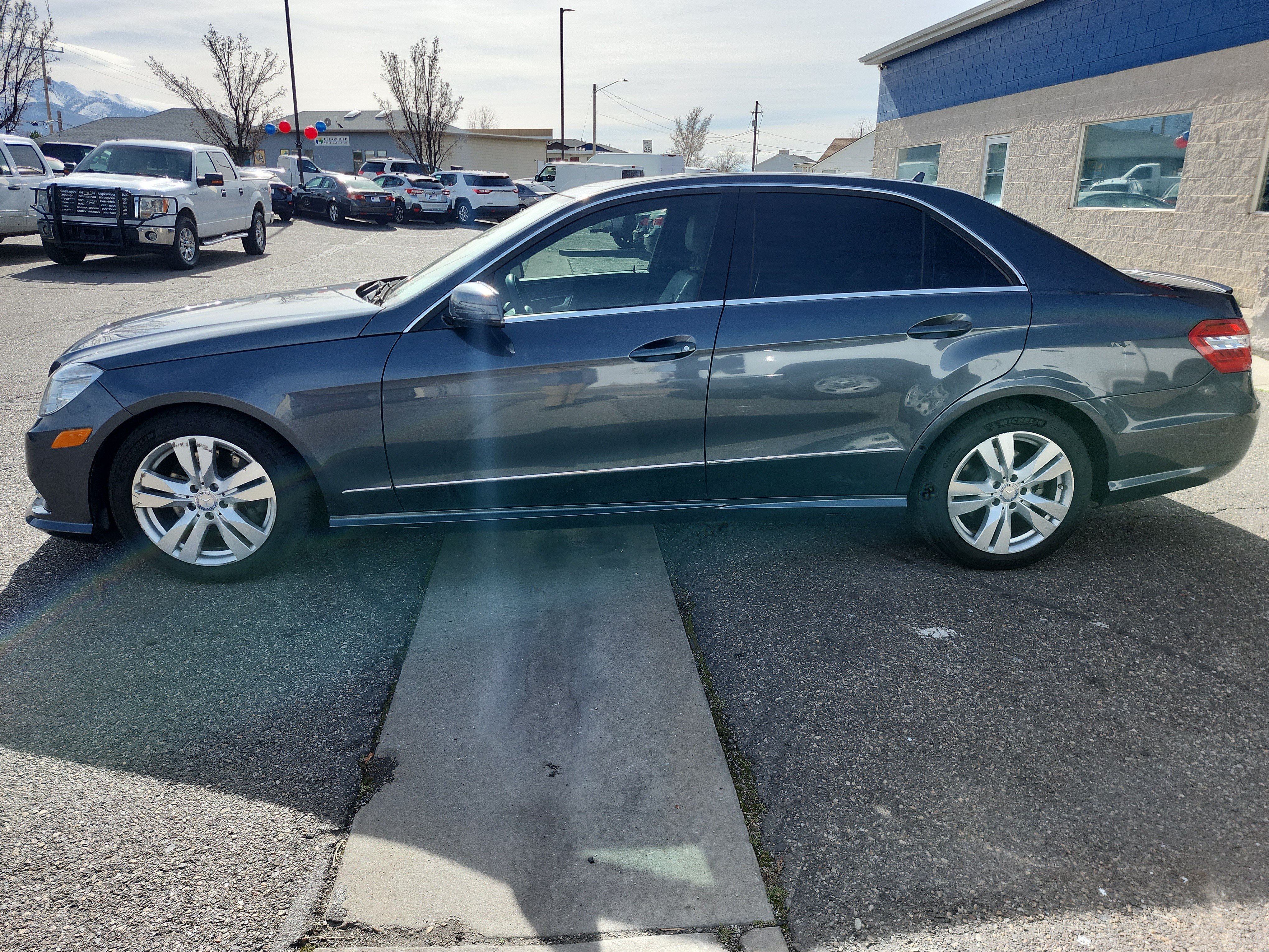 Used 2013 Mercedes-Benz E 350 BlueTEC Sedan image 4