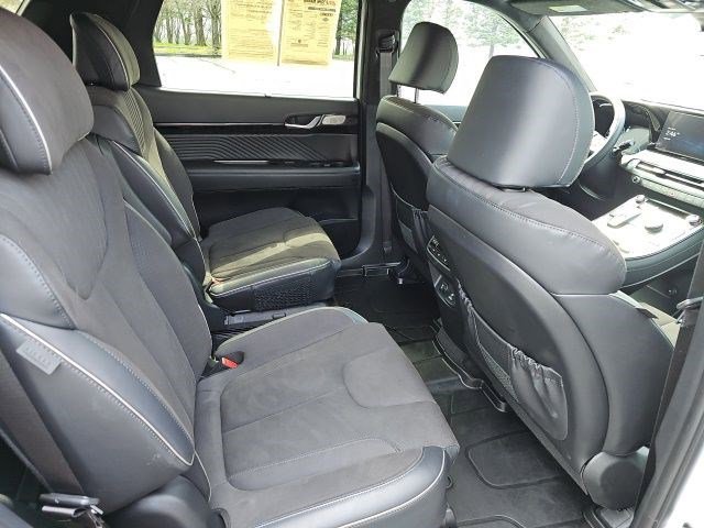 Used 2025 Hyundai Palisade Calligraphy image 16