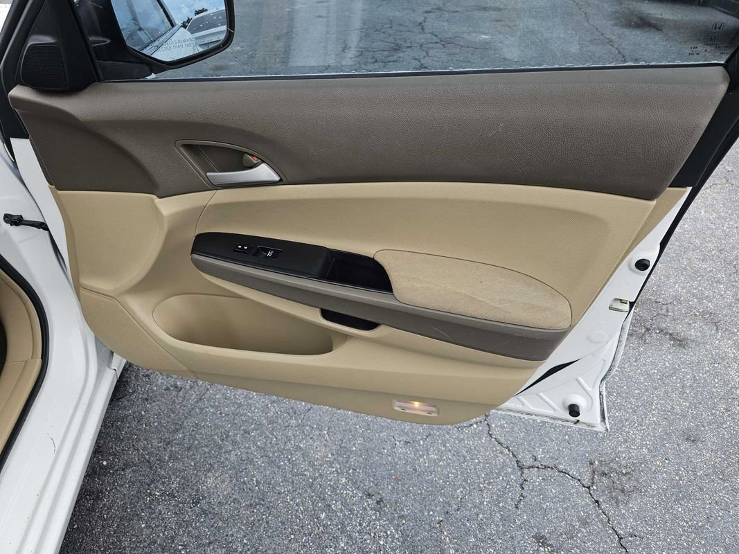 Used 2009 Honda Accord LX-P image 19